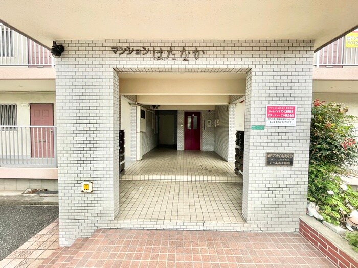 物件外観写真2　(エントランス部分)