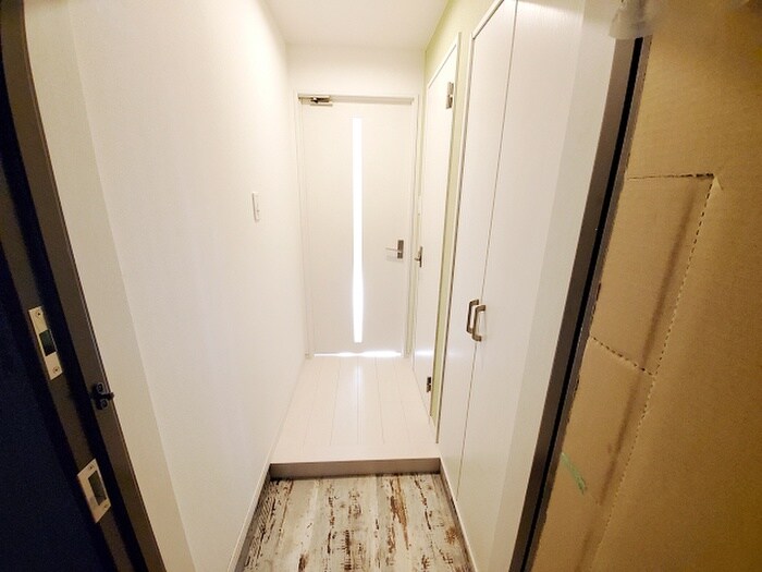 物件内観写真7　(玄関)