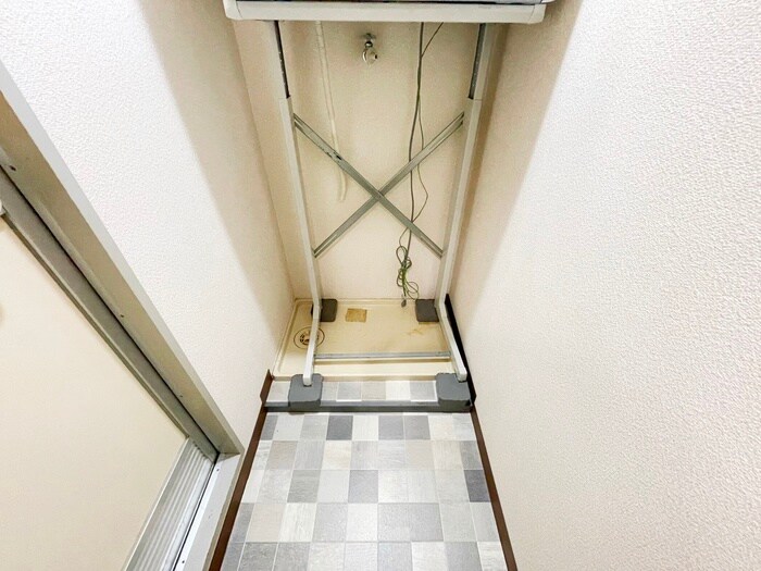 物件内観写真7　(洗濯機置場)