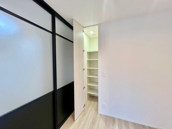 物件内観写真15　(収納)