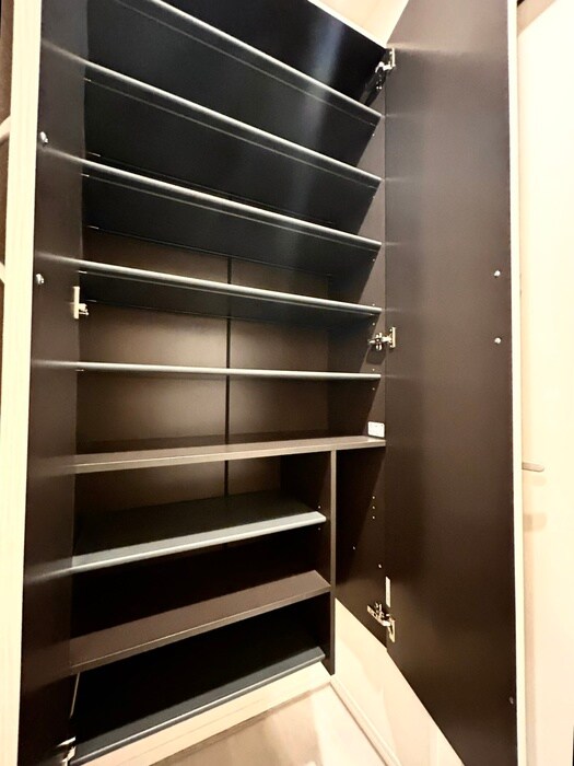 物件内観写真8　(靴箱)