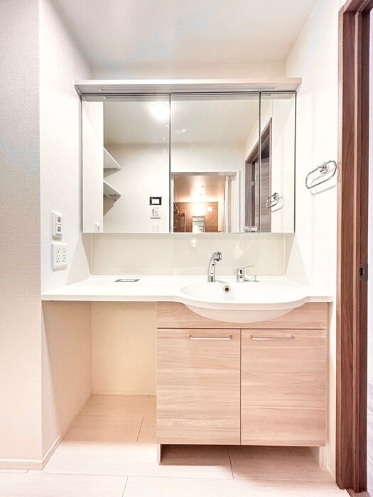 物件内観写真9　(洗面)