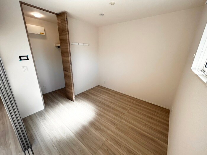 物件内観写真18　(居室)