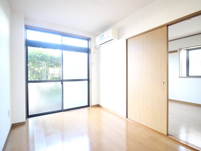 物件内観写真8　(居室)