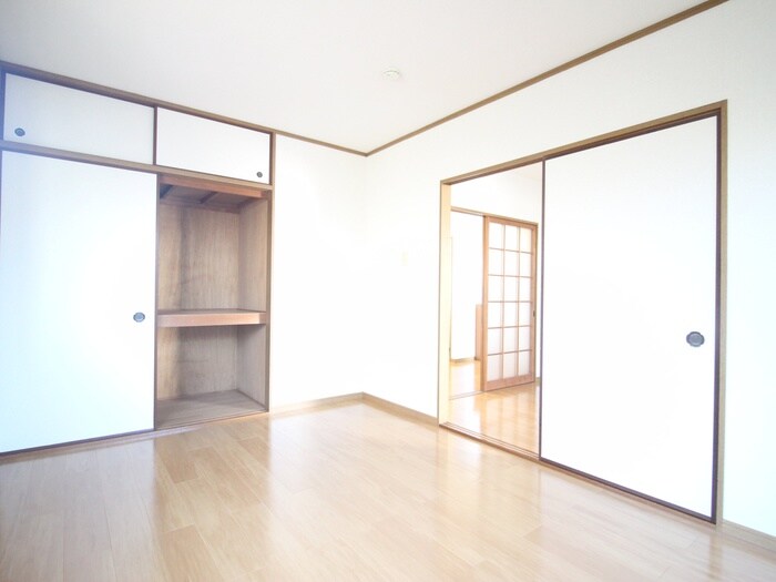 物件内観写真11　(室内からの展望)