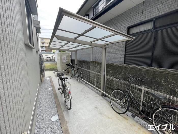 物件外観写真3　(駐輪場)