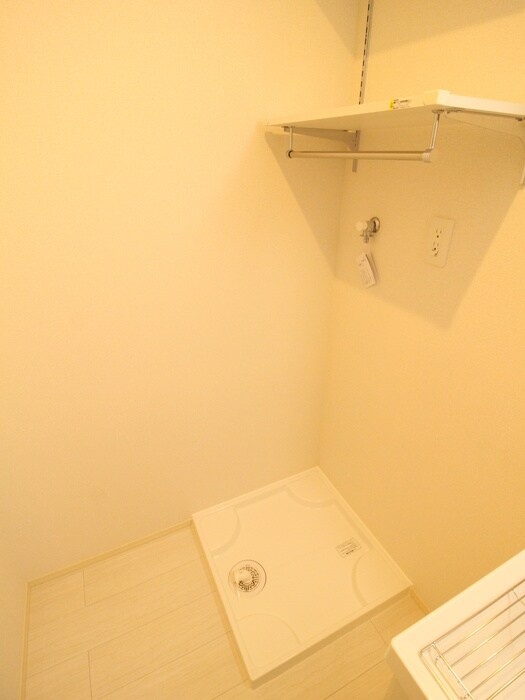 物件内観写真12　(洗濯機置場)