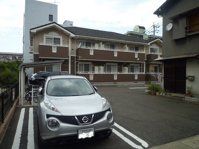 物件外観写真4　(駐車場)