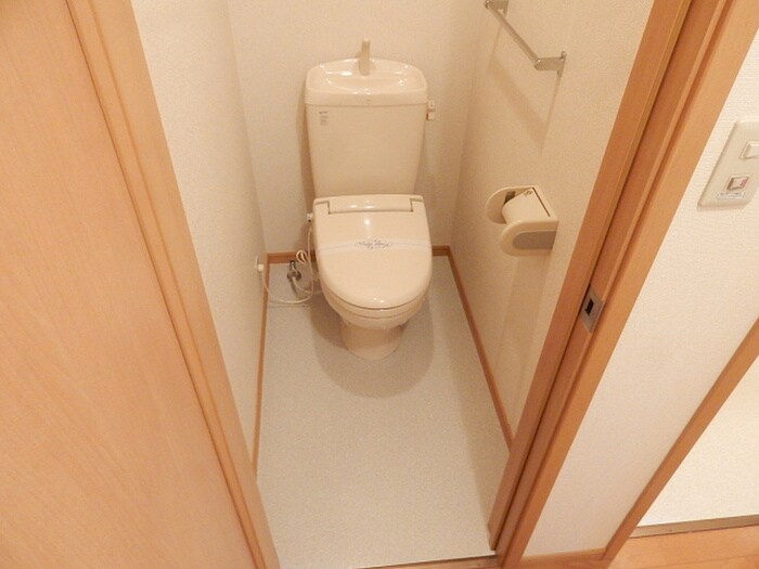 物件内観写真8　(トイレ)