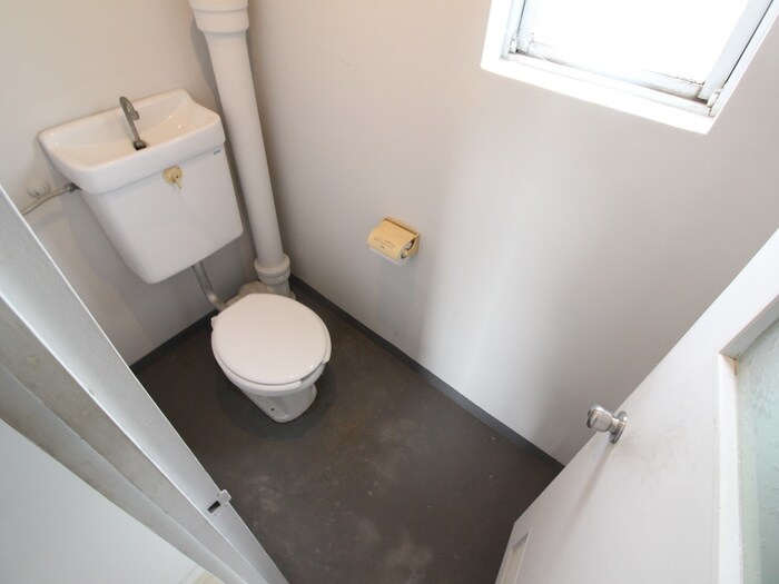 物件内観写真8　(トイレ)