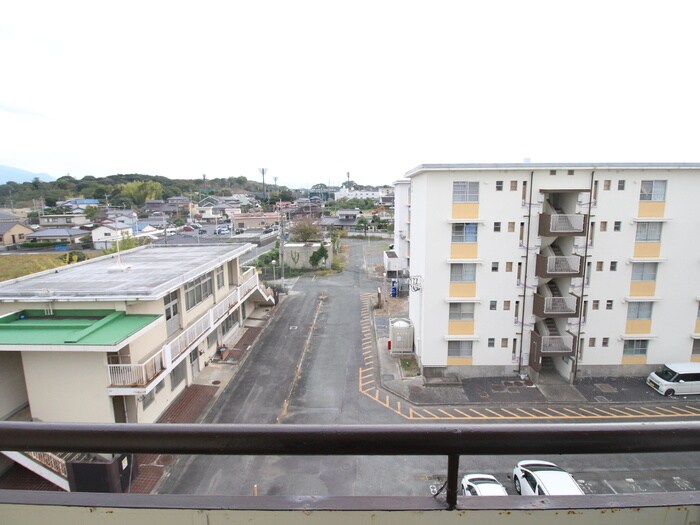 物件内観写真12　(室内からの展望)