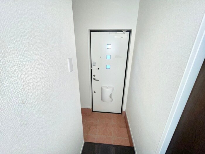 物件内観写真12　(玄関)