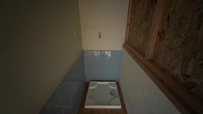 物件内観写真16　(洗濯機置場)