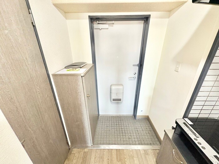 物件内観写真16　(玄関)