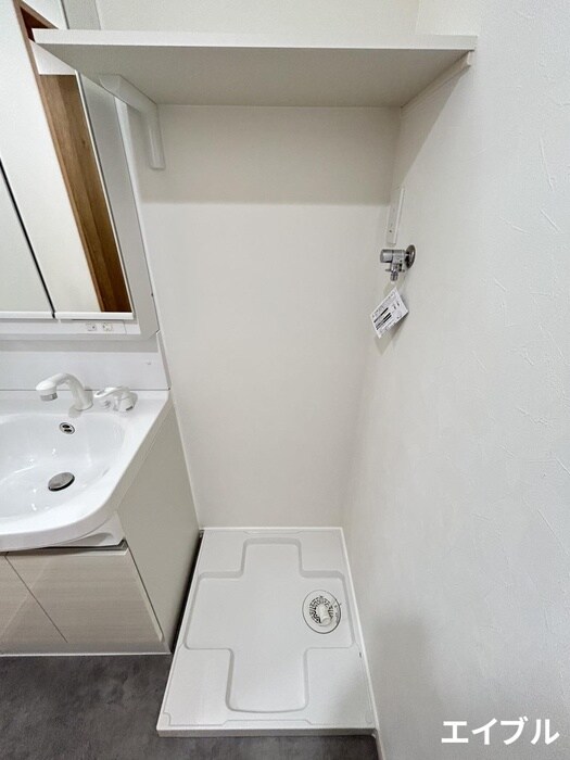 物件内観写真10　(洗濯機置場)