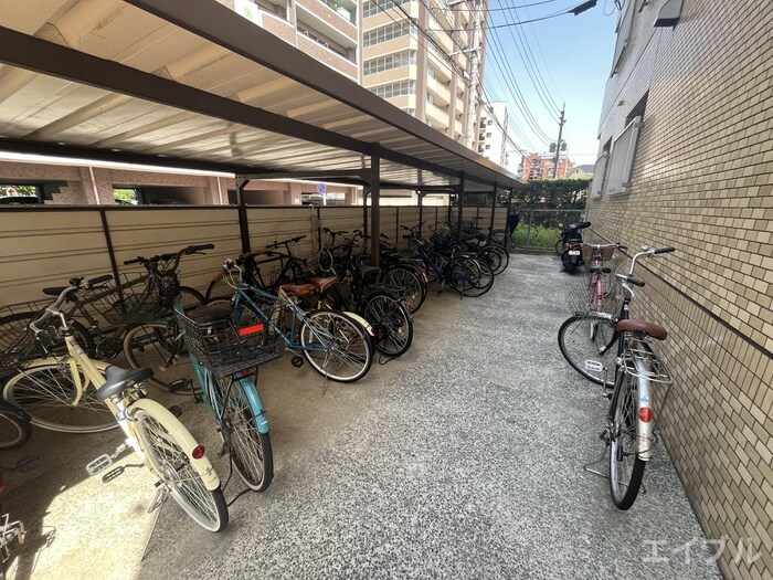 物件外観写真4　(駐輪場)