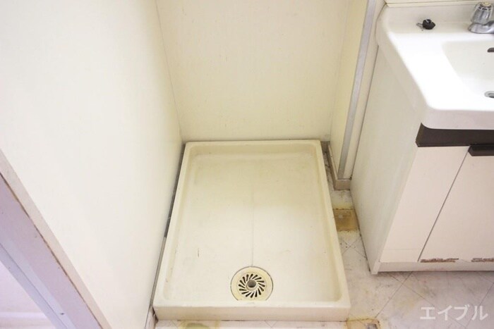 物件内観写真13　(洗濯機置場)