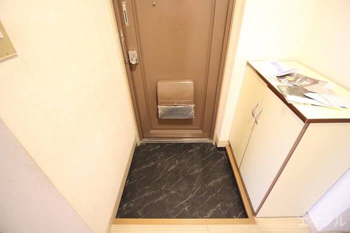 物件内観写真15　(玄関)