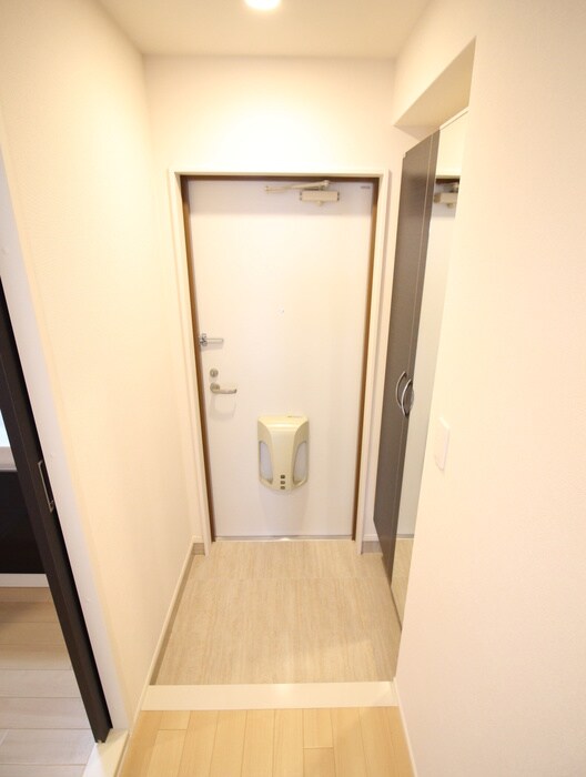 物件内観写真15　(玄関)