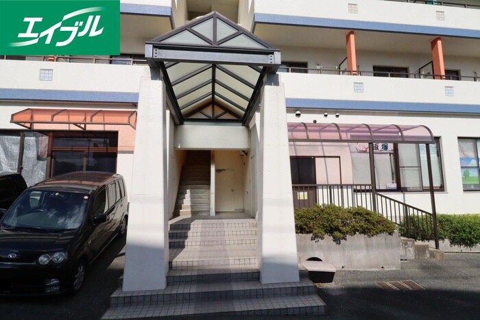 物件外観写真4　(エントランス部分)