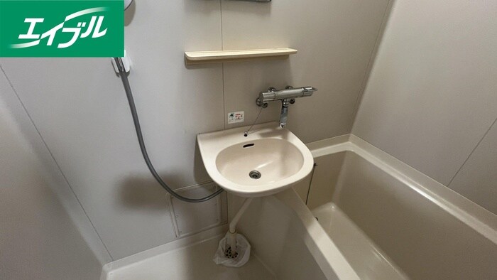 物件内観写真10　(洗面)