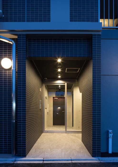 物件外観写真4　(エントランス部分)