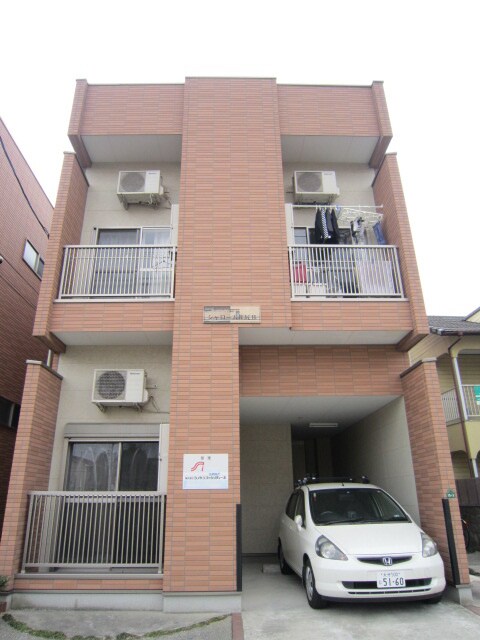 物件外観写真2　(駐車場)