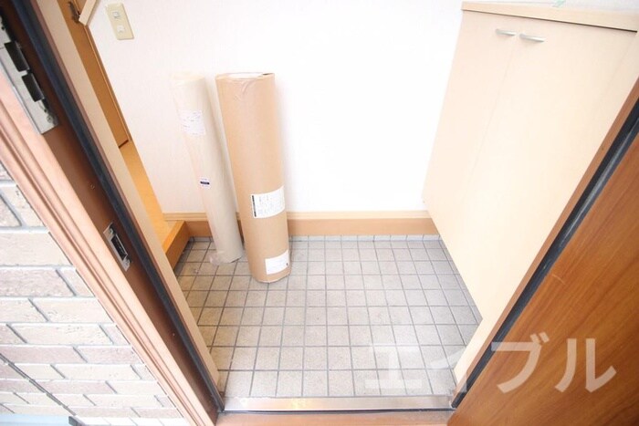 物件内観写真16　(玄関)