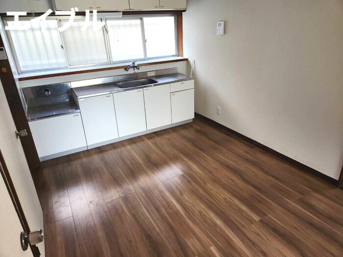 物件内観写真3　(居室)