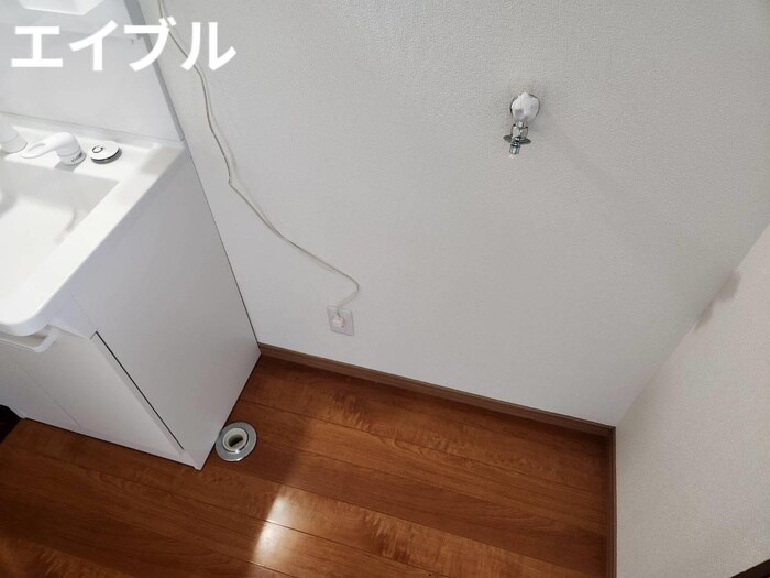 物件内観写真9　(洗濯機置場)