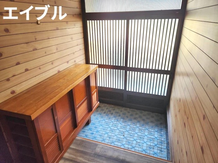 物件内観写真17　(玄関)