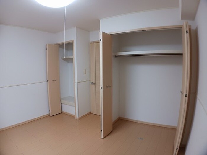 物件内観写真11　(収納)