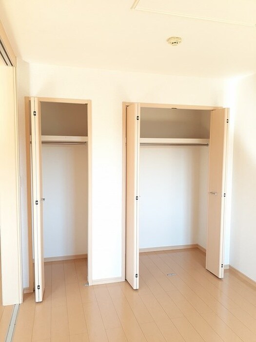 物件内観写真12　(収納)