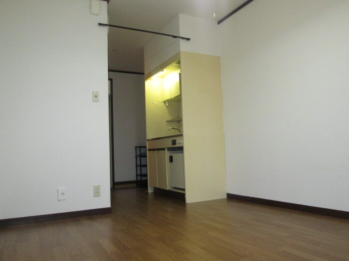 物件内観写真3　(居室)