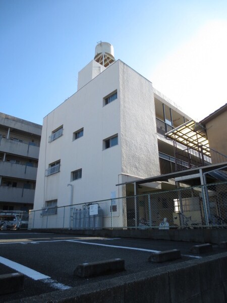 清新ビル外観写真