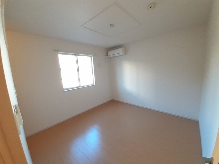 物件内観写真4　(居室)