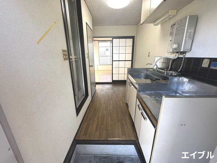 物件内観写真12　(玄関)