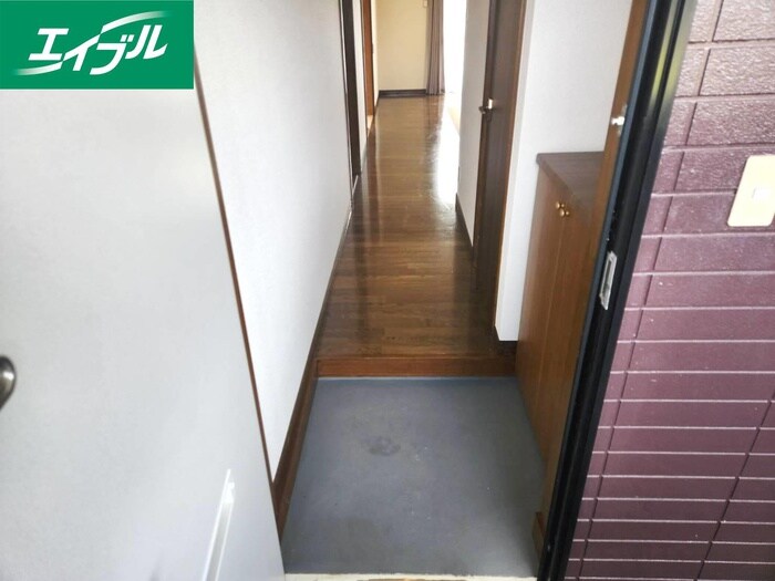 物件内観写真14　(玄関)