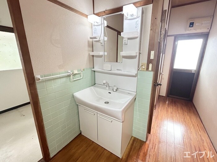 物件内観写真9　(洗面)