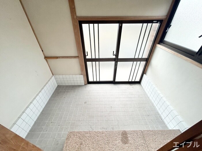 物件内観写真14　(玄関)