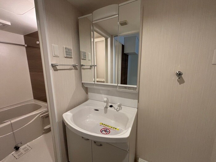 物件内観写真11　(洗面)