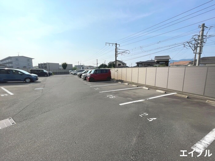 物件外観写真6　(駐車場)