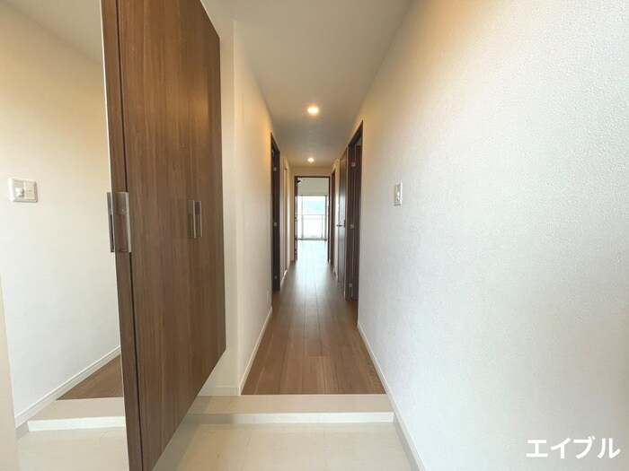 物件内観写真12　(玄関)