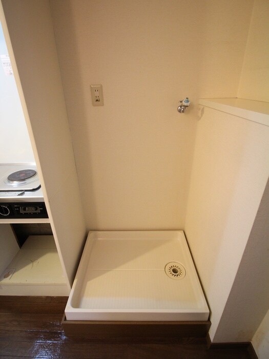 物件内観写真14　(洗濯機置場)