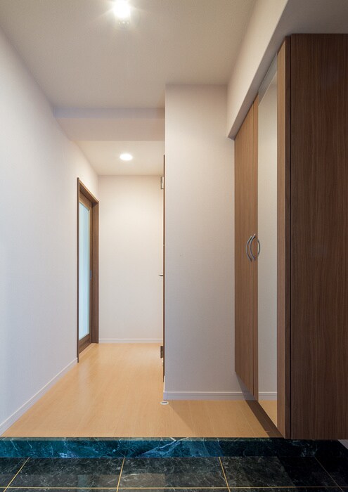 物件内観写真7　(玄関)