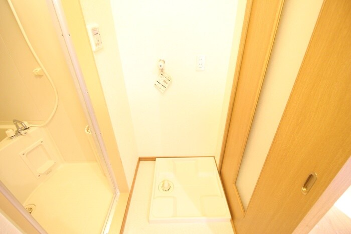 物件内観写真14　(洗濯機置場)