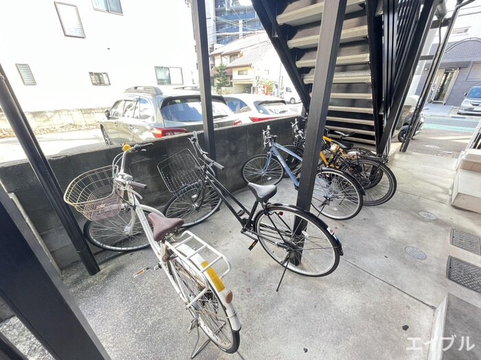 物件外観写真4　(駐輪場)