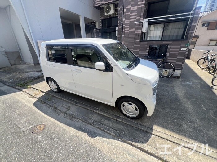 物件外観写真3　(駐車場)