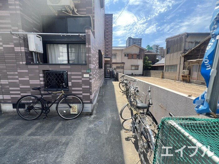 物件外観写真4　(エントランス部分)