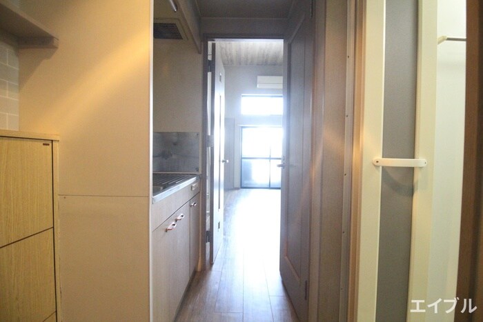 物件内観写真17　(廊下)